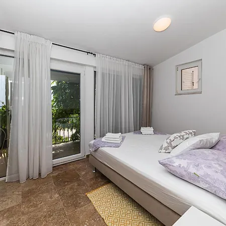 Holiday home In With Wifi Kastel Luksic