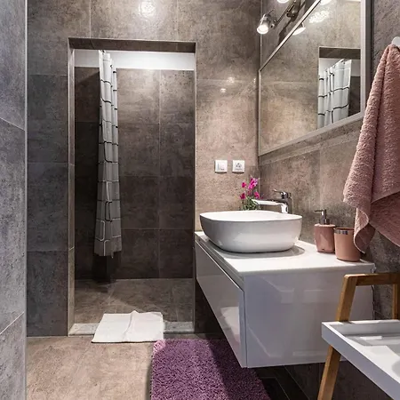 In With Wifi Holiday home Kastel Luksic
